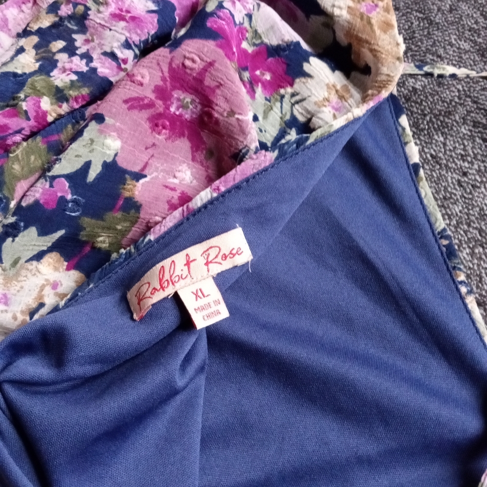 Rabbit Rose floral blouse - Picture 6 of 6